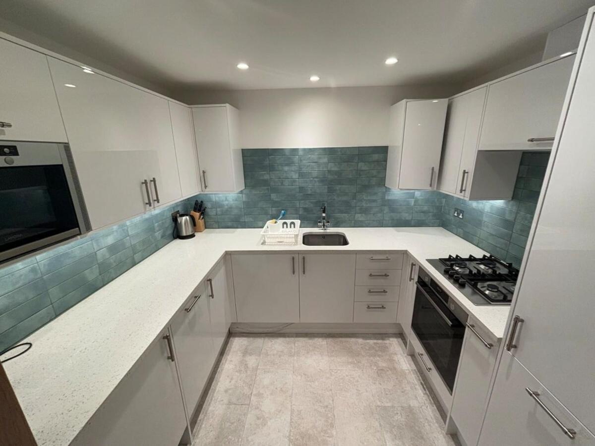 Large Luxurious Private Terrace - For 6 Londra