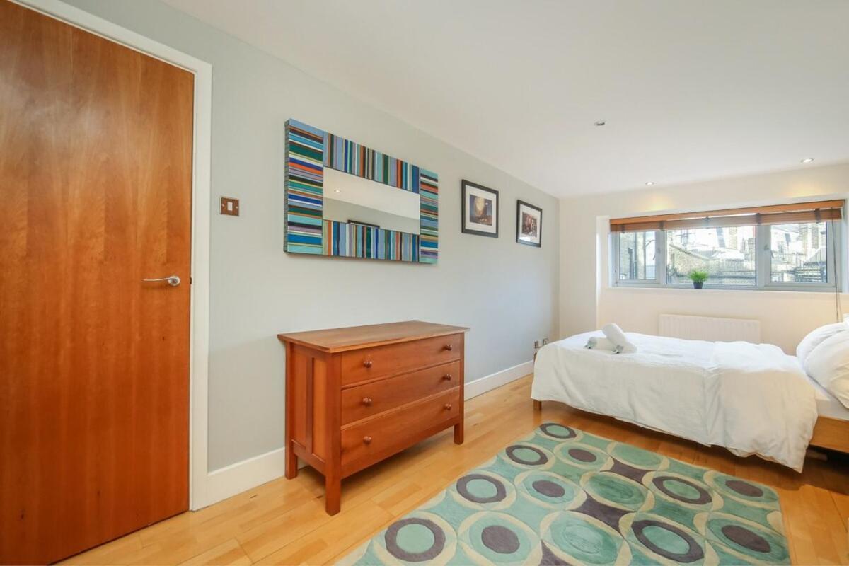 Large Luxurious Private Terrace - For 6 Apartment *
